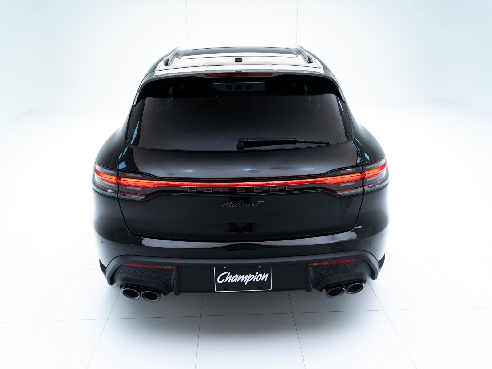 Certified 2026 Porsche Macan Turbo AWD/4WD image 10