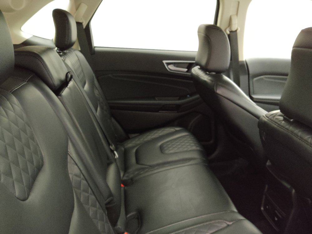 Used 2024 Ford Edge Titanium image 19