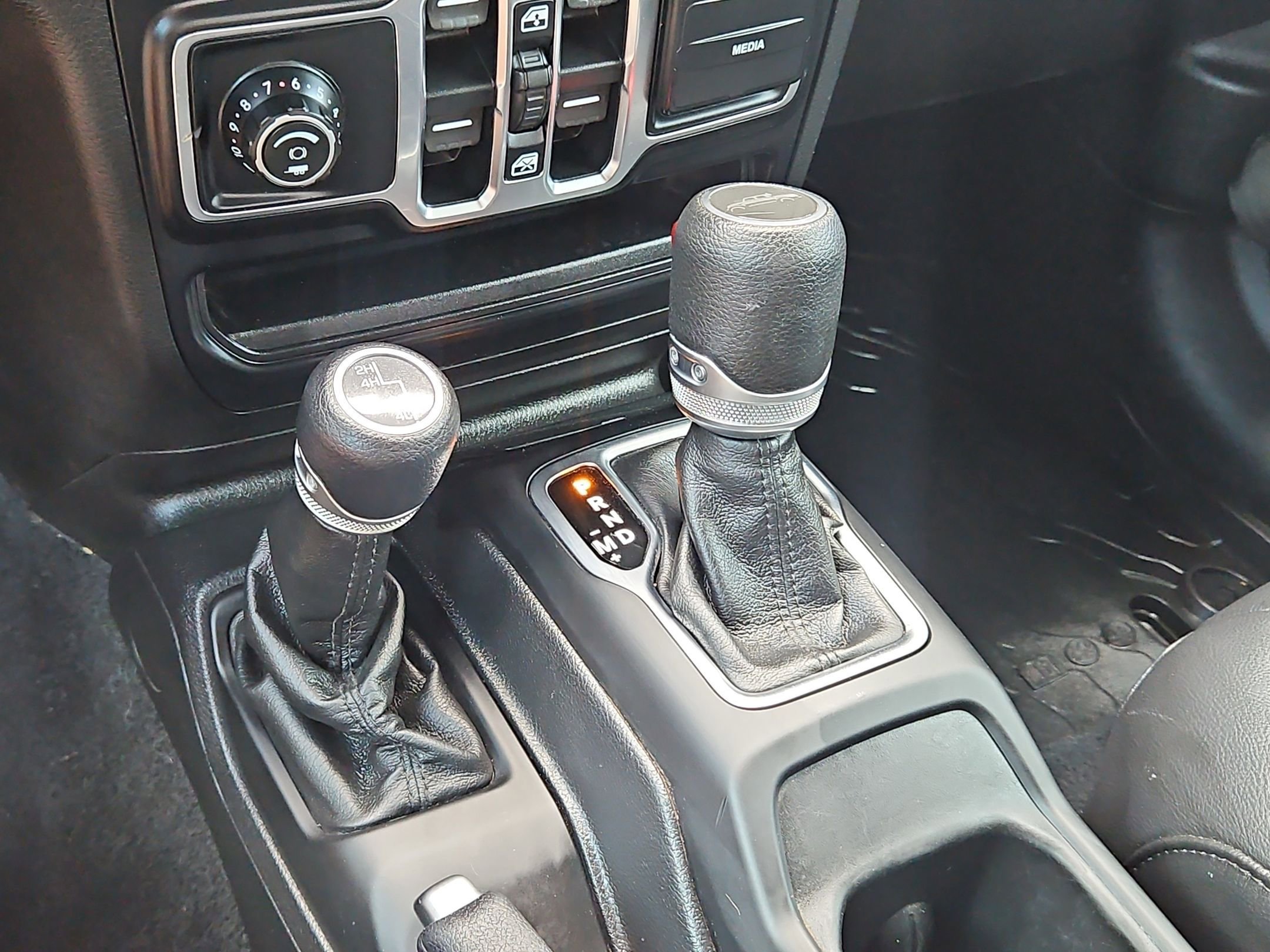 Used 2021 Jeep Gladiator Sport image 21