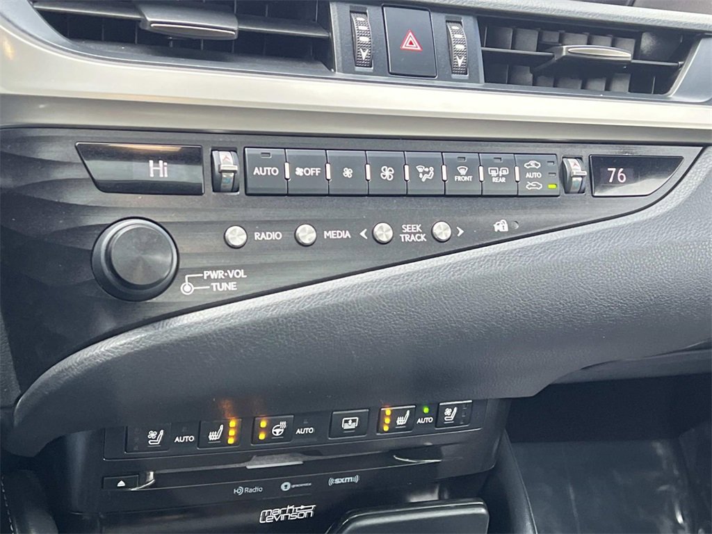 Used 2019 Lexus ES 300h w/ Luxury Package image 23