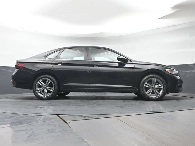 Used 2023 Volkswagen Jetta SE FWD image 32
