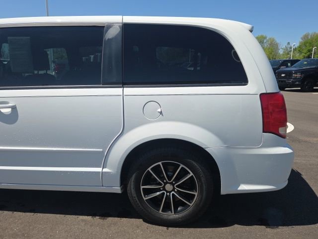 Used 2017 Dodge Grand Caravan SXT w/ Blacktop Package FWD image 15