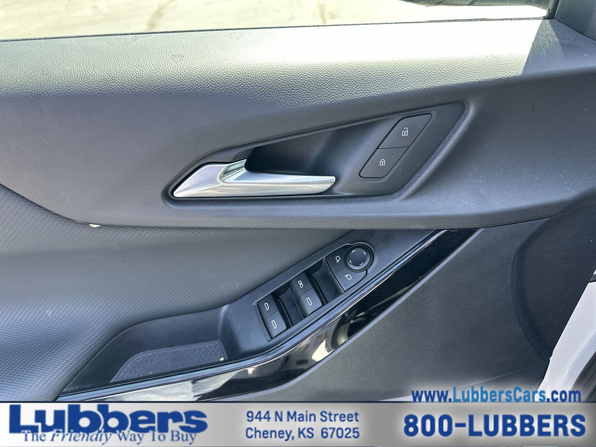 Used 2025 Chevrolet Equinox LT FWD image 12