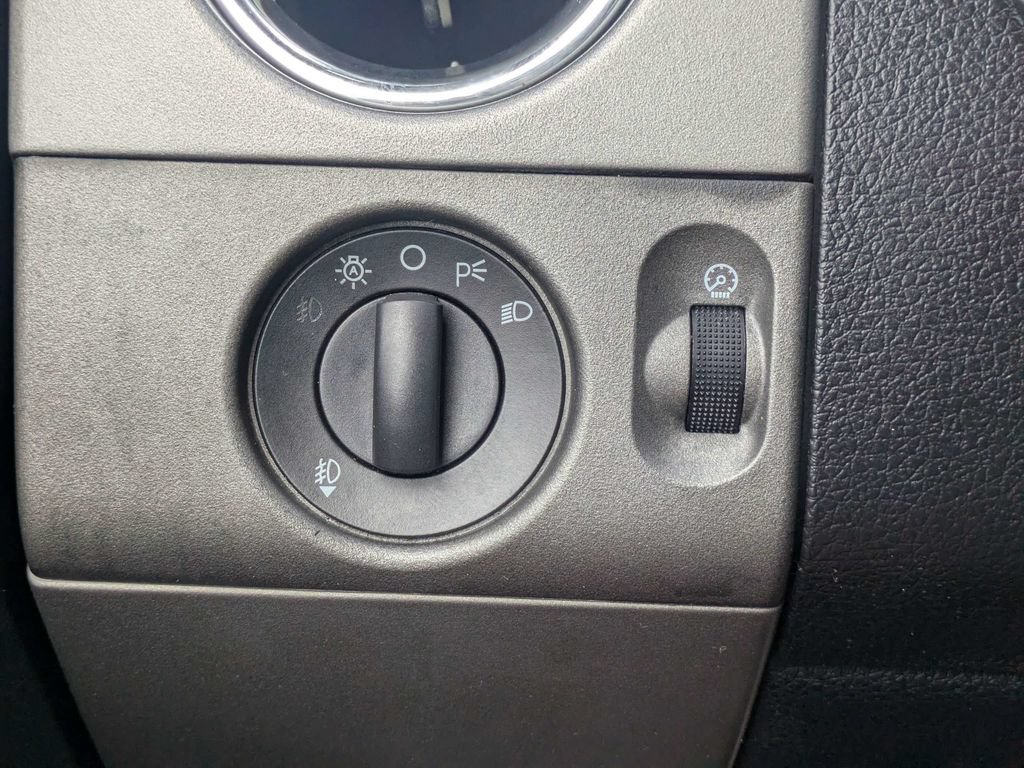 Used 2005 Ford F150 XLT AWD/4WD image 23