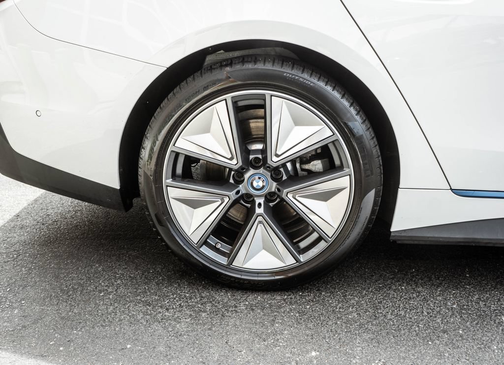 Used 2023 BMW i4 eDrive35 w/ Premium Package RWD image 32