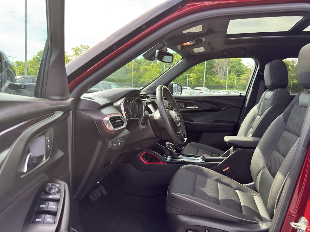 Certified 2022 Chevrolet TrailBlazer RS w/ Sun and Liftgate Package AWD/4WD image 12