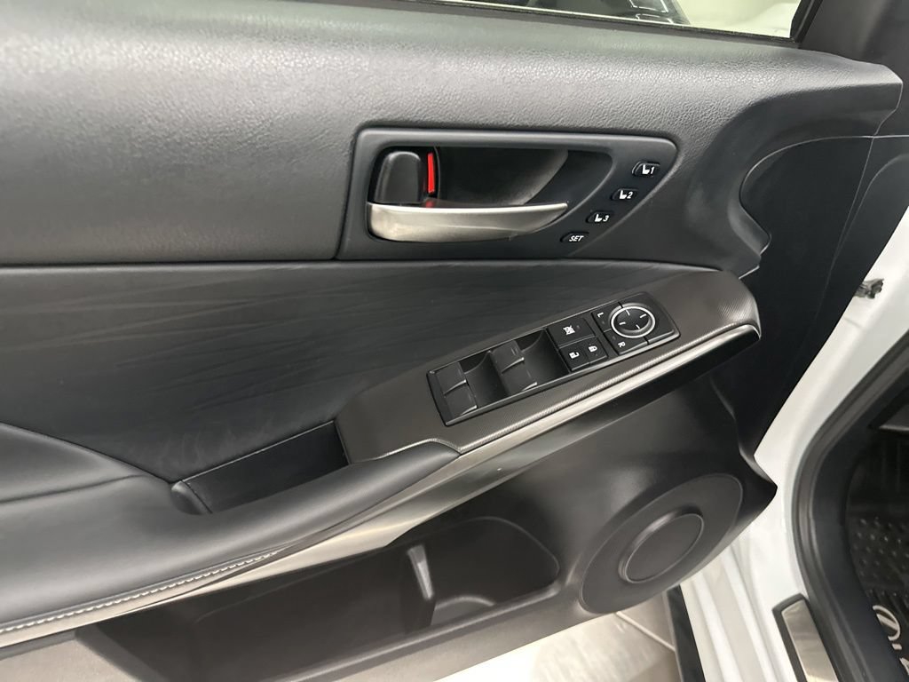 Used 2023 Lexus IS 350 F Sport RWD image 15