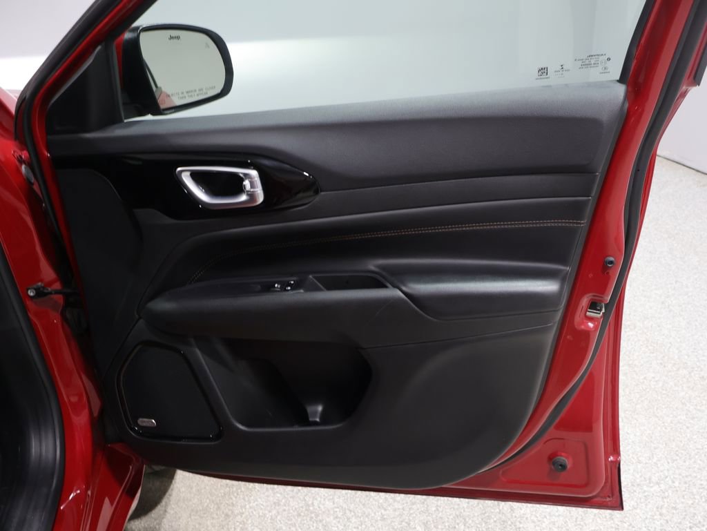 Used 2022 Jeep Compass Limited w/ (RED) Package image 25