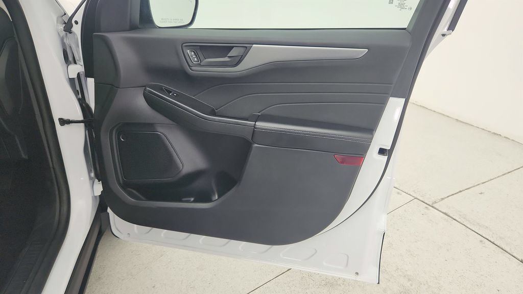 Used 2025 Ford Escape Active FWD image 29