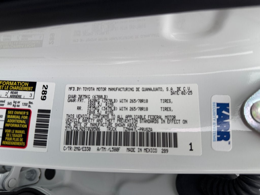 Used 2025 Toyota Tacoma TRD Pro AWD/4WD image 36