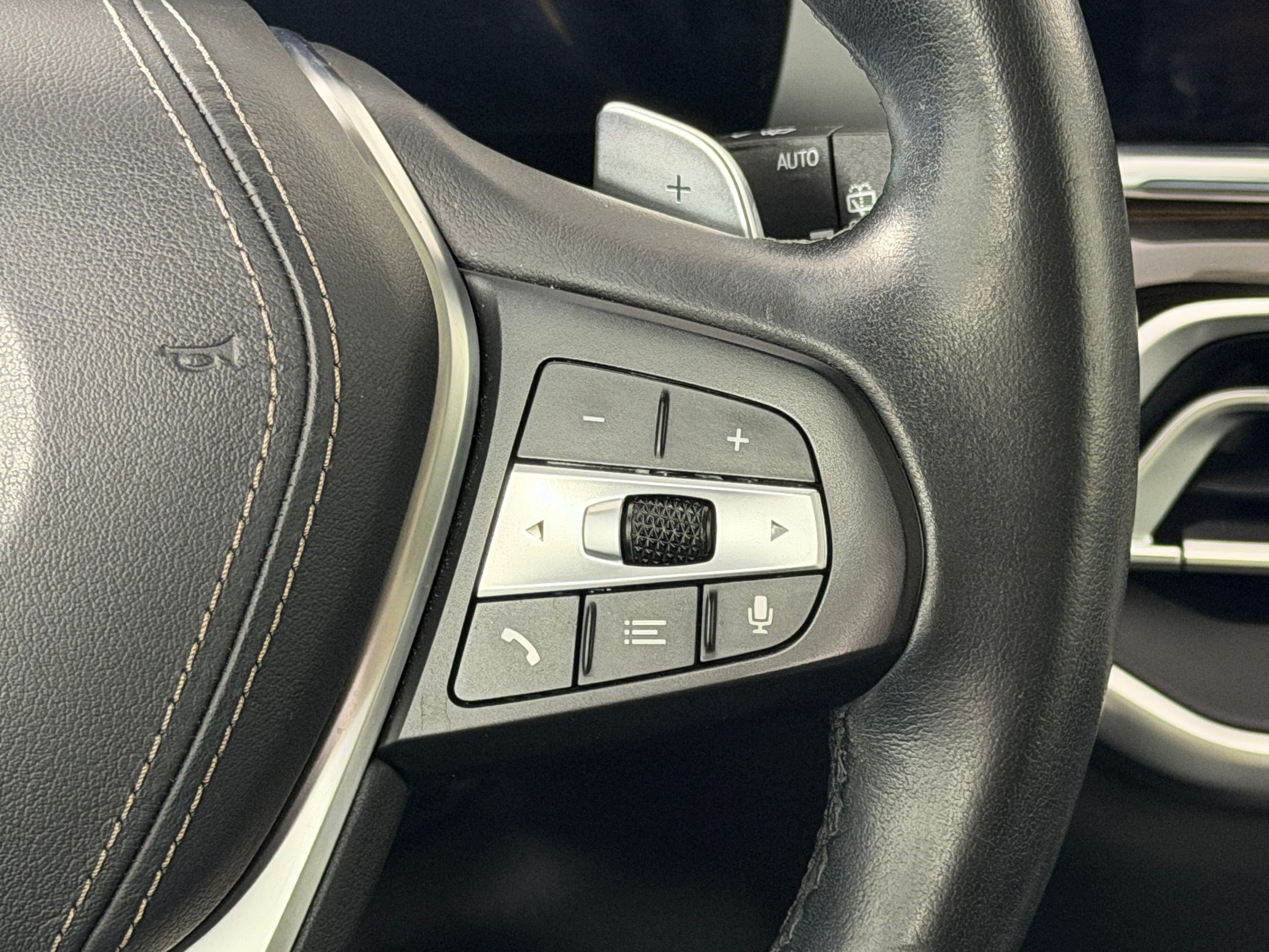 Used 2020 BMW X5 sDrive40i w/ Premium Package RWD image 19