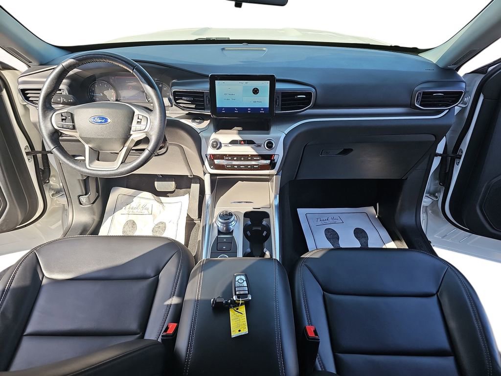 Used 2022 Ford Explorer XLT w/ Equipment Group 202A image 11