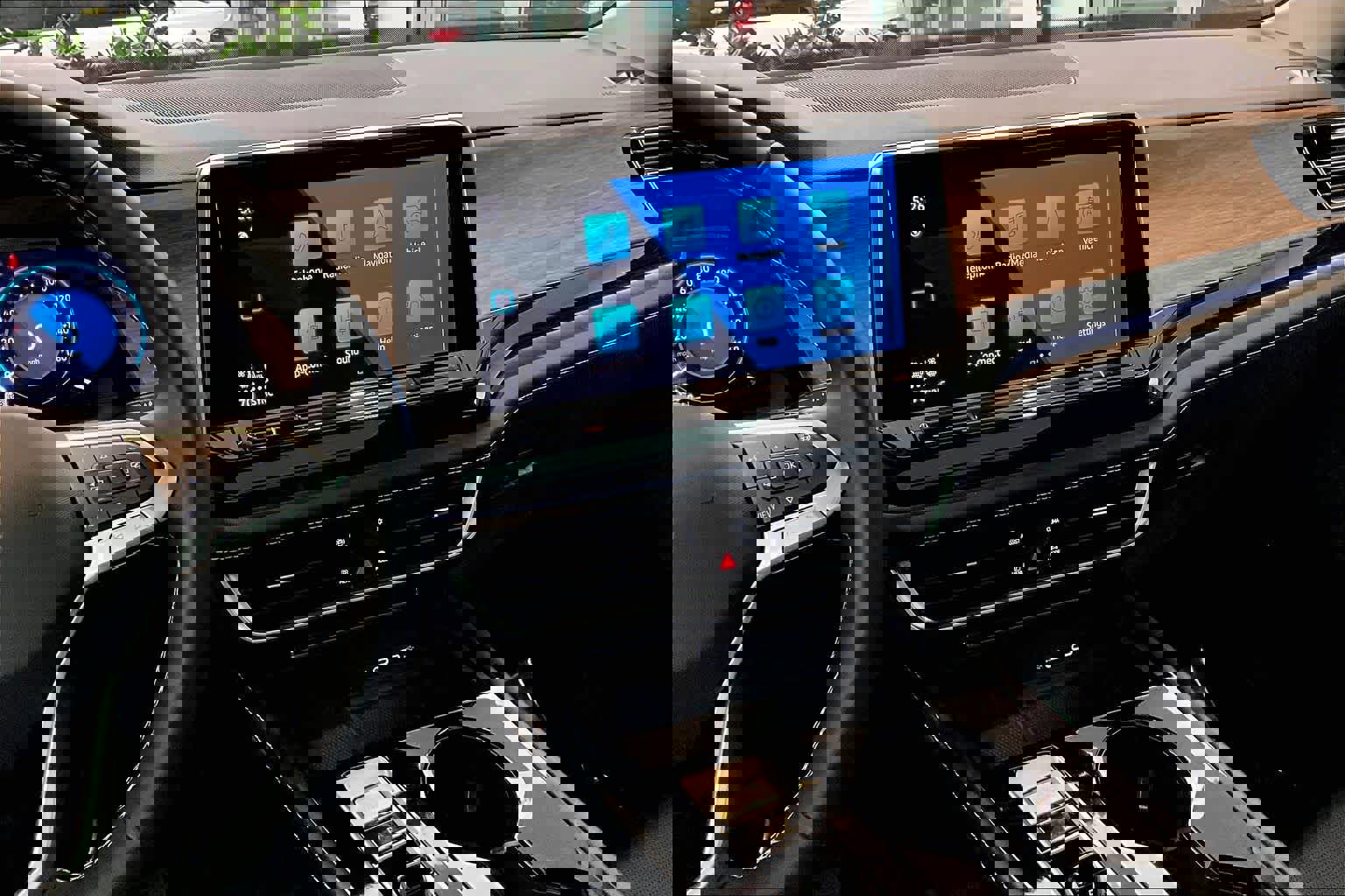 Used 2024 Volkswagen Atlas SEL image 10