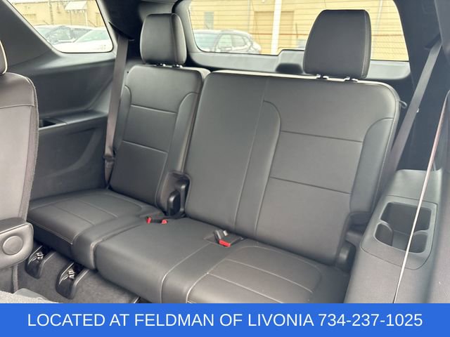Used 2023 Chevrolet Traverse Premier image 36