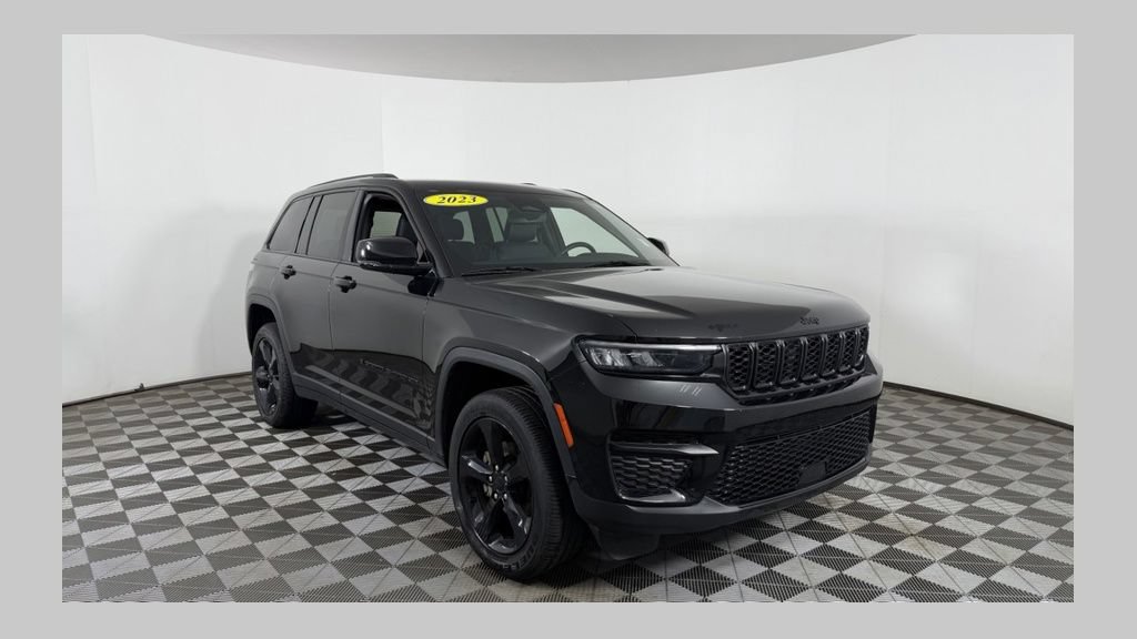 Used 2023 Jeep Grand Cherokee Altitude
