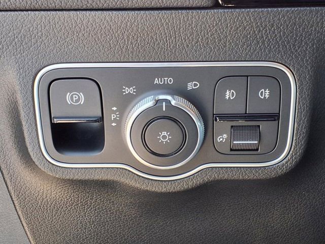 Used 2025 Mercedes-Benz GLA 250 image 11