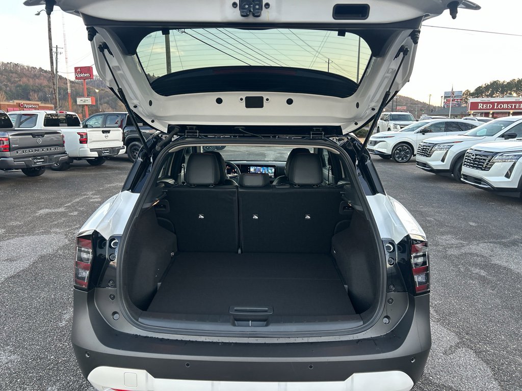 New 2026 Nissan Kicks SR image 11