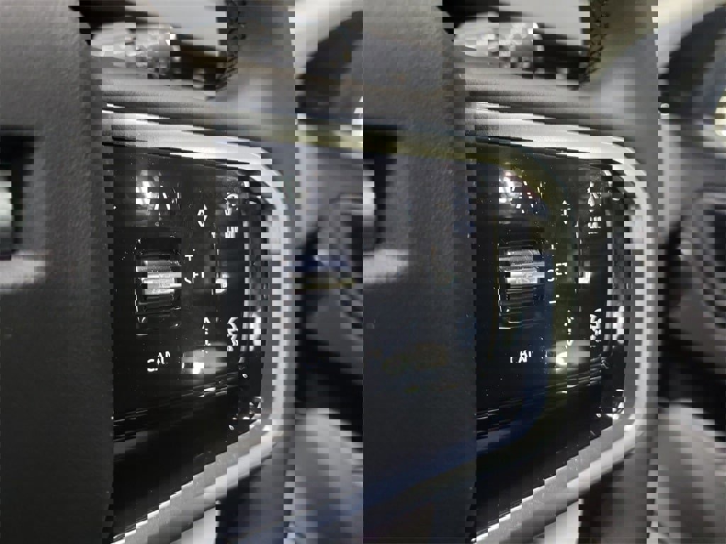 New 2024 Land Rover Discovery Sport S image 16