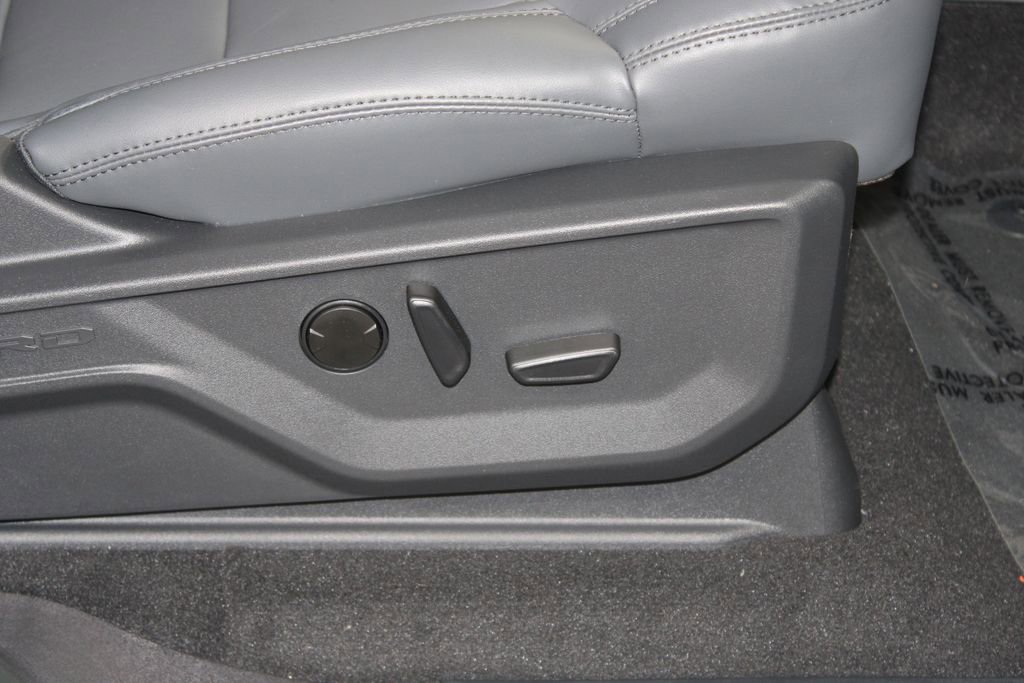 New 2026 Ford Expedition Active image 28