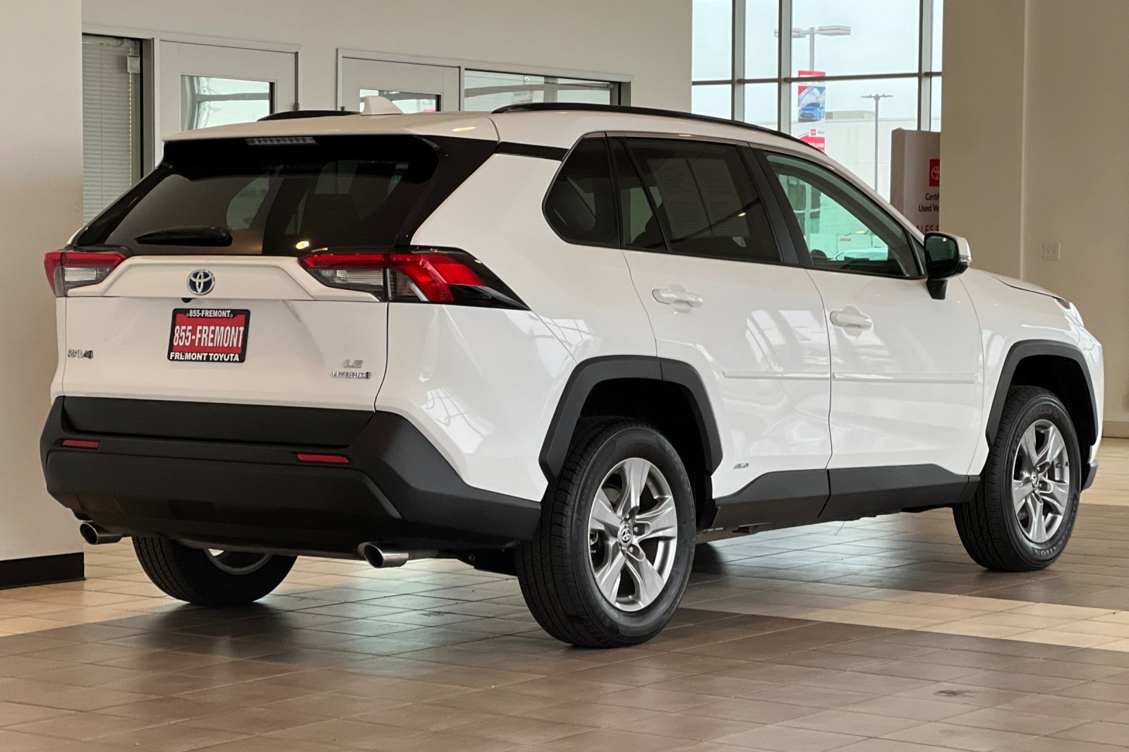 Certified 2024 Toyota RAV4 LE AWD/4WD image 4