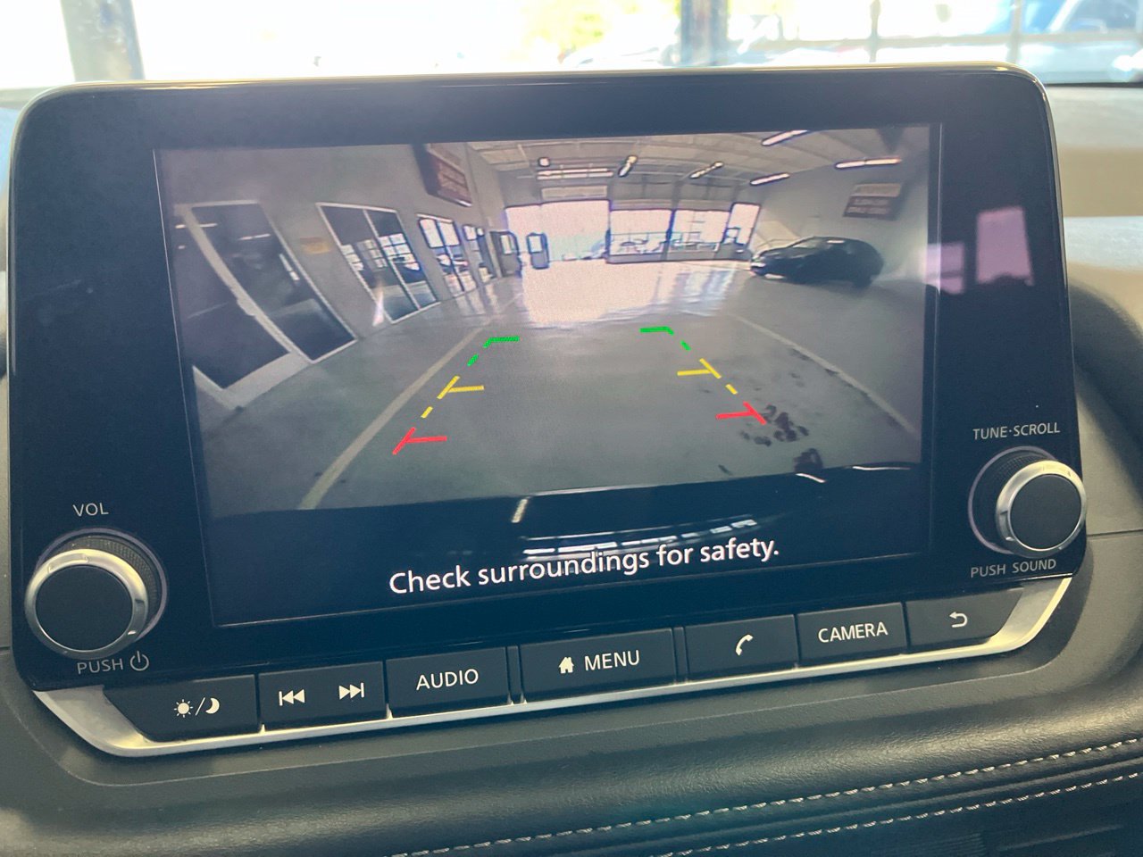 Used 2025 Nissan Rogue SV FWD image 12