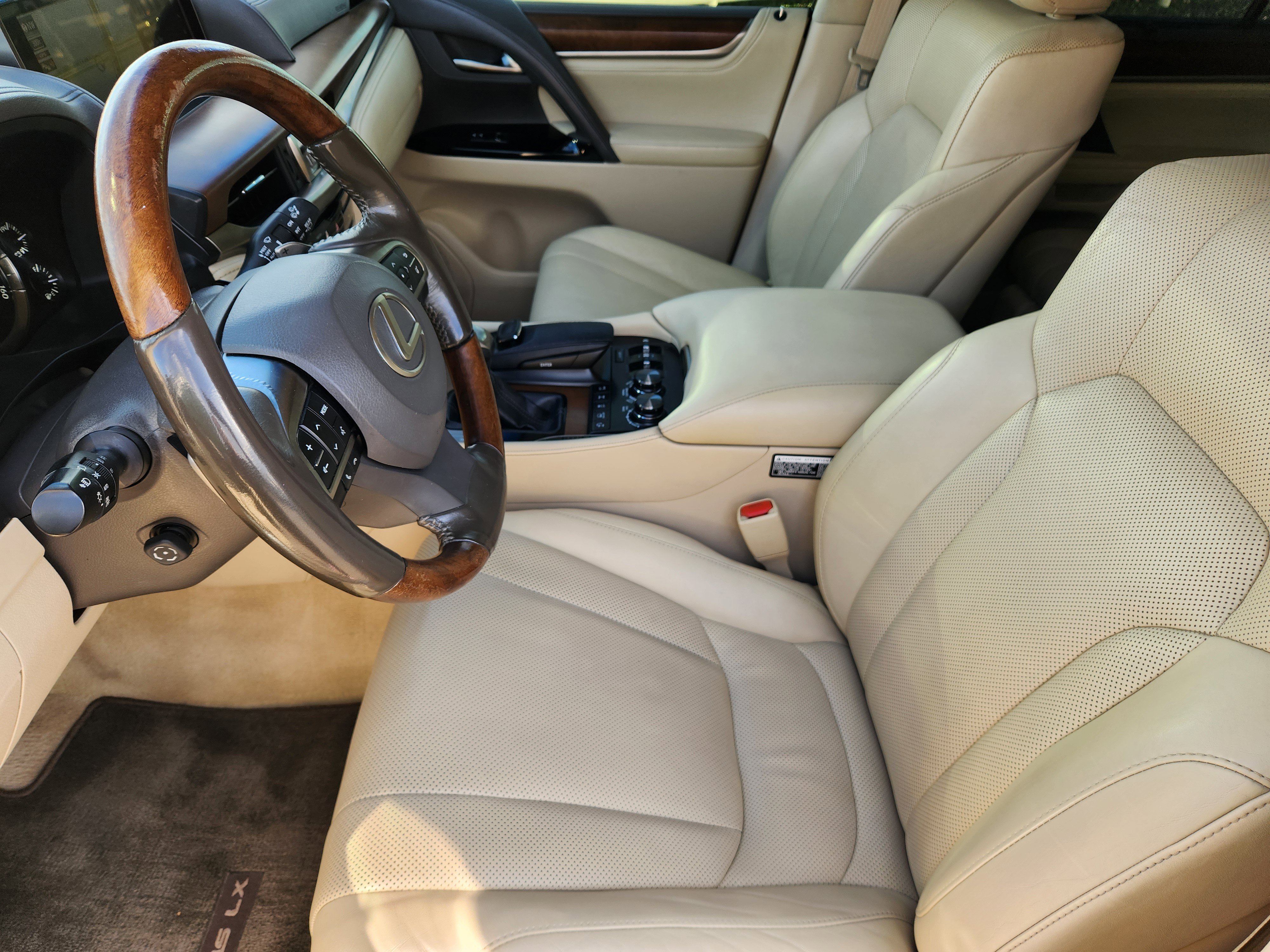 Used 2016 Lexus LX 570 4WD image 17