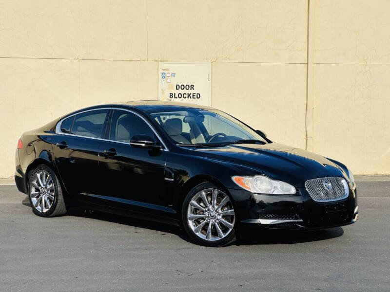 Used 2011 Jaguar XF Premium RWD image 2