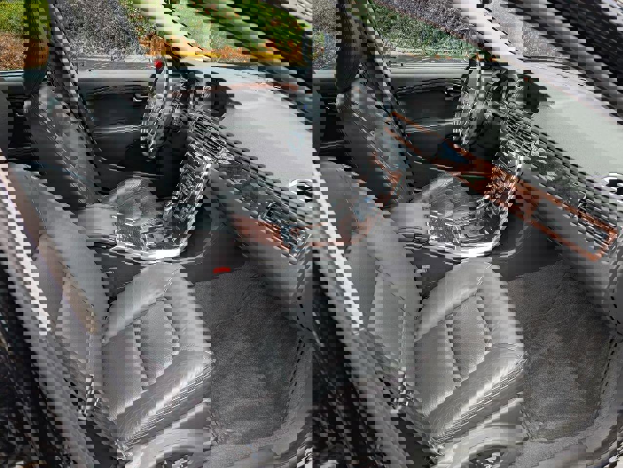 Used 2015 Volvo XC70 T6 image 16