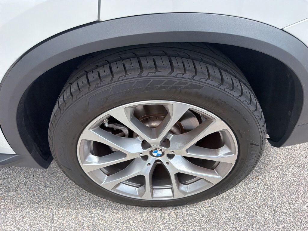 Used 2023 BMW X5 xDrive40i w/ Premium Package AWD/4WD image 11