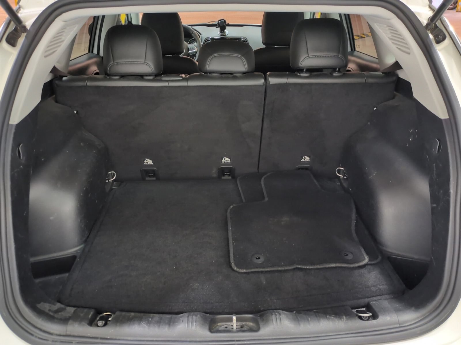 Used 2019 Jeep Compass Limited AWD/4WD image 13