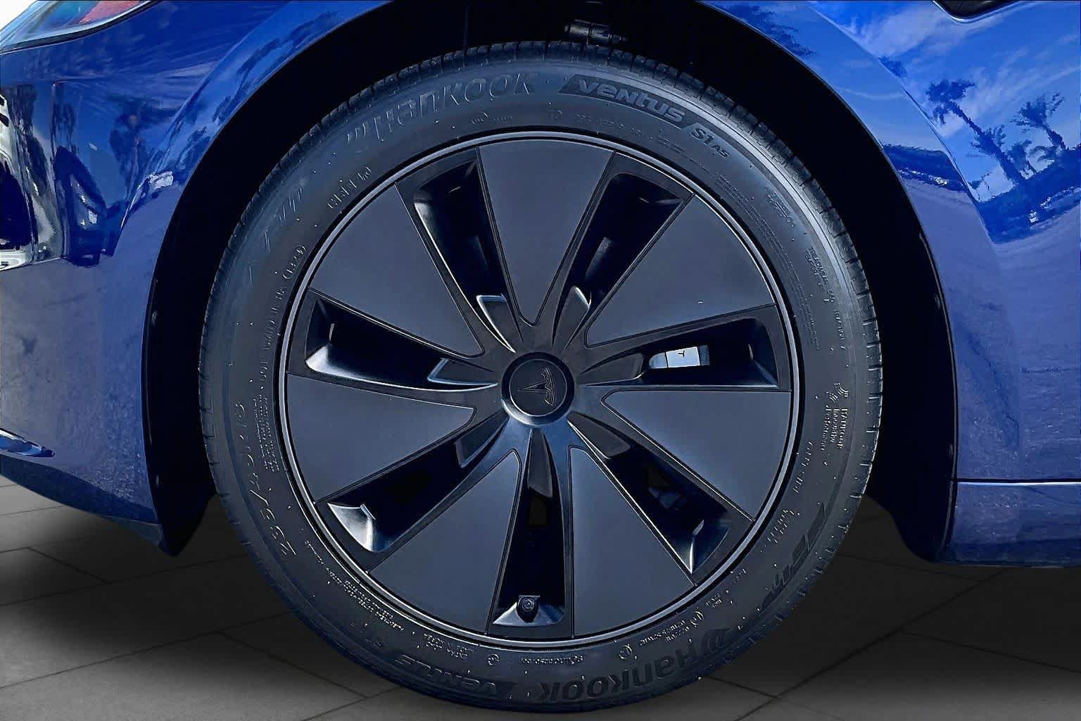Used 2024 Tesla Model 3 Long Range AWD/4WD image 9