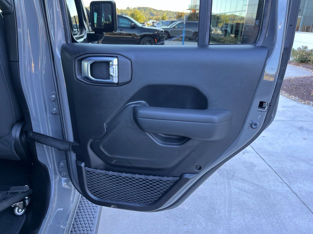 Used 2023 Jeep Wrangler Unlimited Sport AWD/4WD image 27