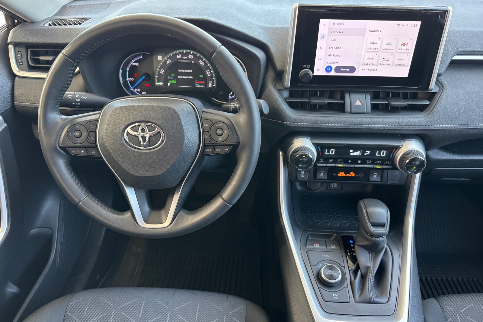 Used 2023 Toyota RAV4 XLE w/ Convenience Package AWD/4WD image 18