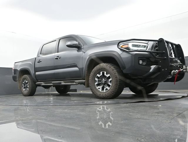 Used 2023 Toyota Tacoma TRD Off-Road w/ TRD Premium Off Road Package AWD/4WD image 9