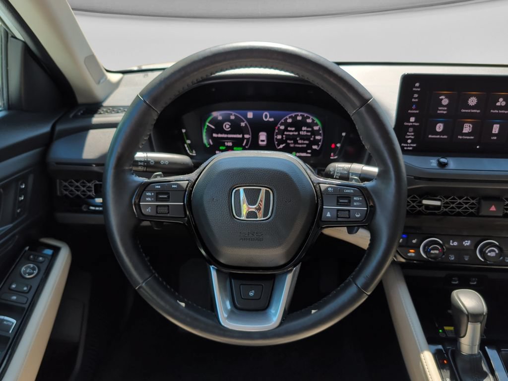 Used 2025 Honda Accord Touring image 11
