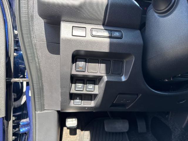Used 2022 Nissan Frontier SV w/ Technology Package AWD/4WD image 16