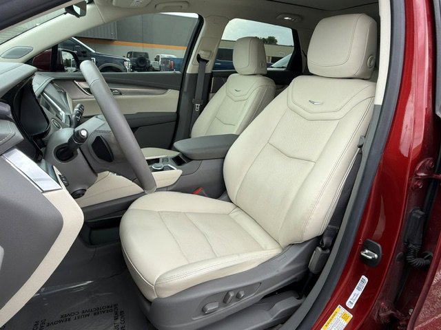 Used 2023 Cadillac XT5 Premium Luxury w/ Technology Package FWD image 11
