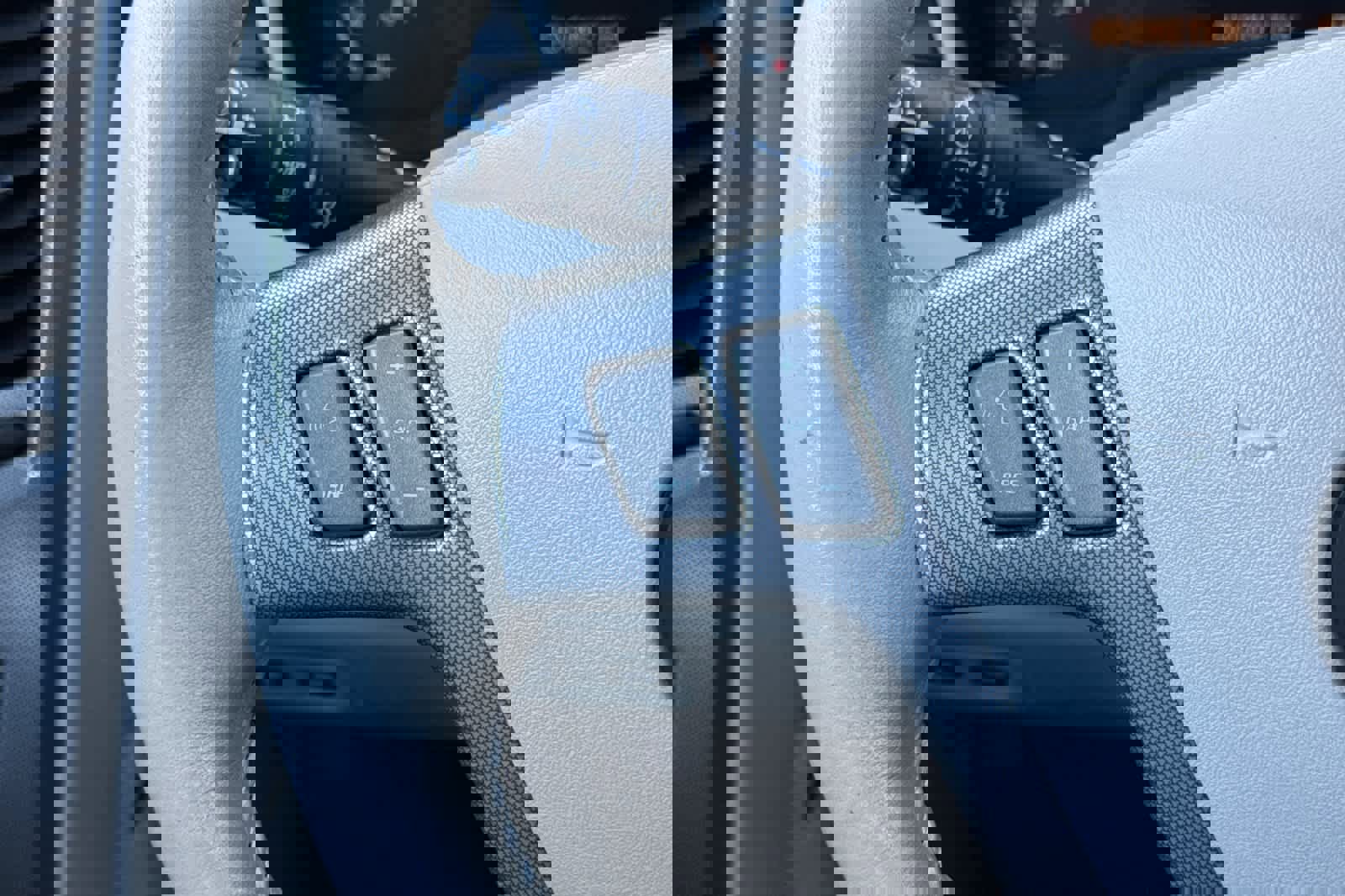 Used 2006 Cadillac XLR image 24