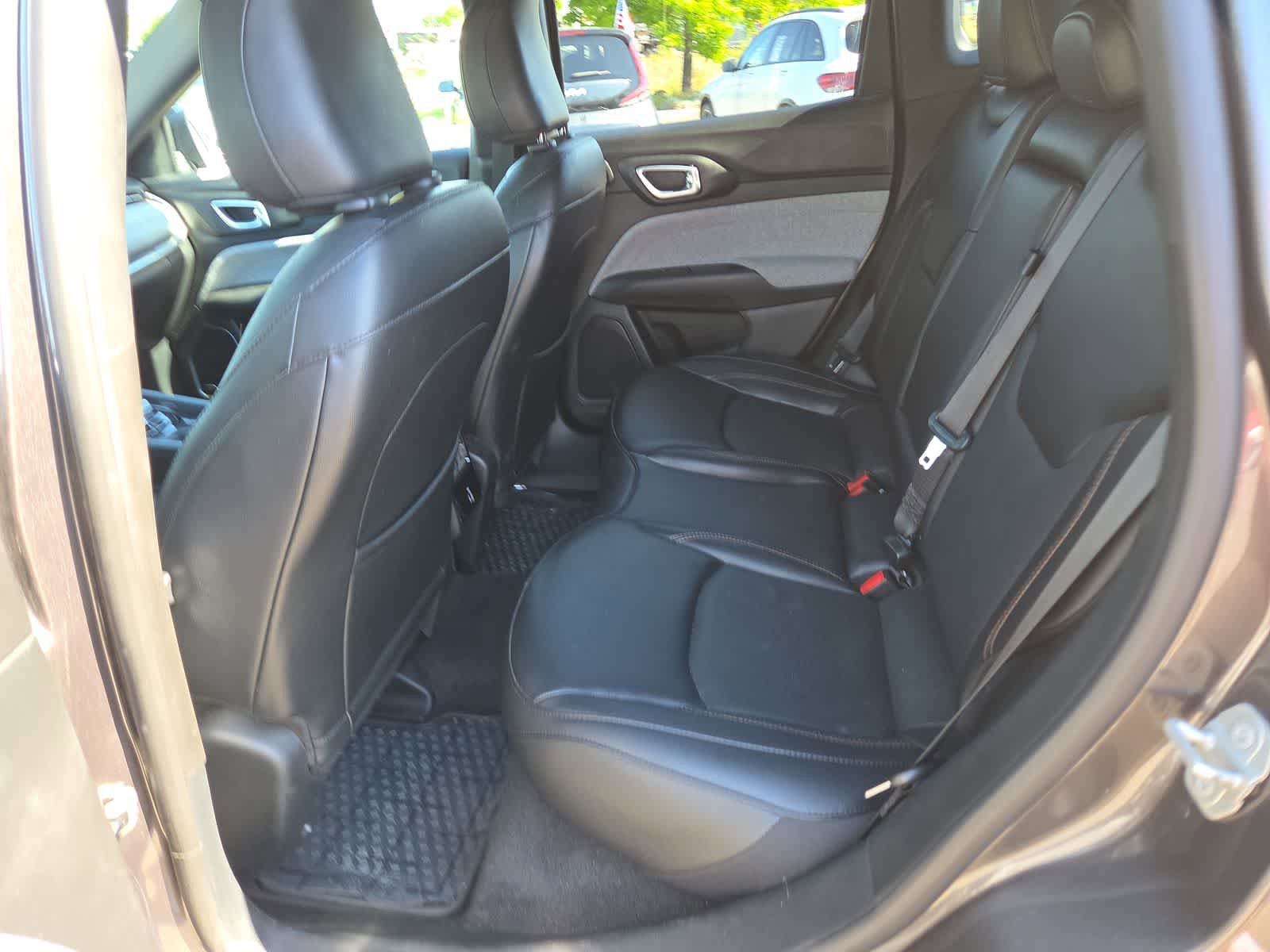 Used 2023 Jeep Compass Latitude w/ Sun and Sound Group AWD/4WD image 21