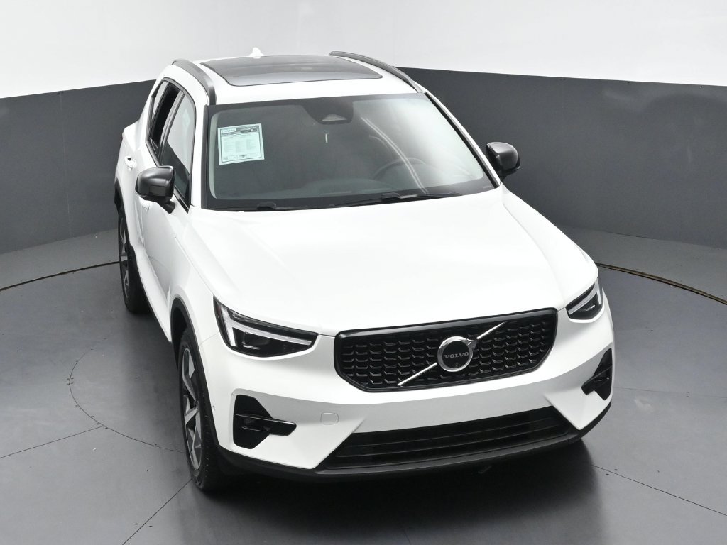 Used 2026 Volvo XC40 B5 Plus AWD/4WD image 46