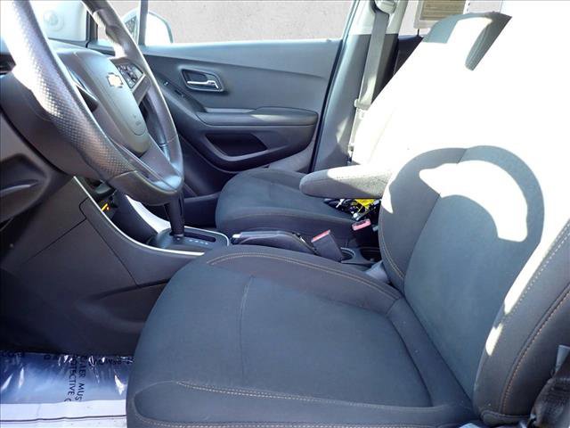Used 2021 Chevrolet Trax LS w/ Tint and Cruise Package image 11