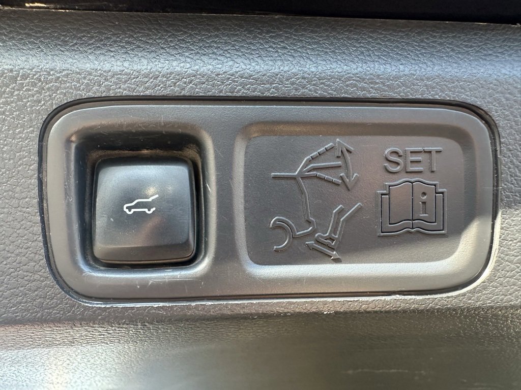 Used 2023 Ford Expedition Max Limited image 10