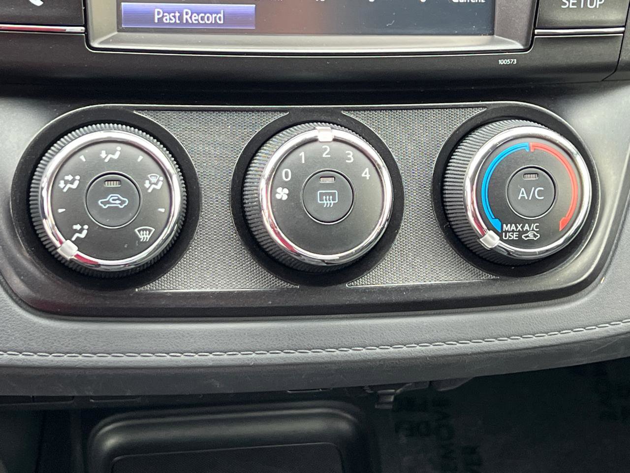 Used 2016 Toyota RAV4 LE AWD/4WD image 25