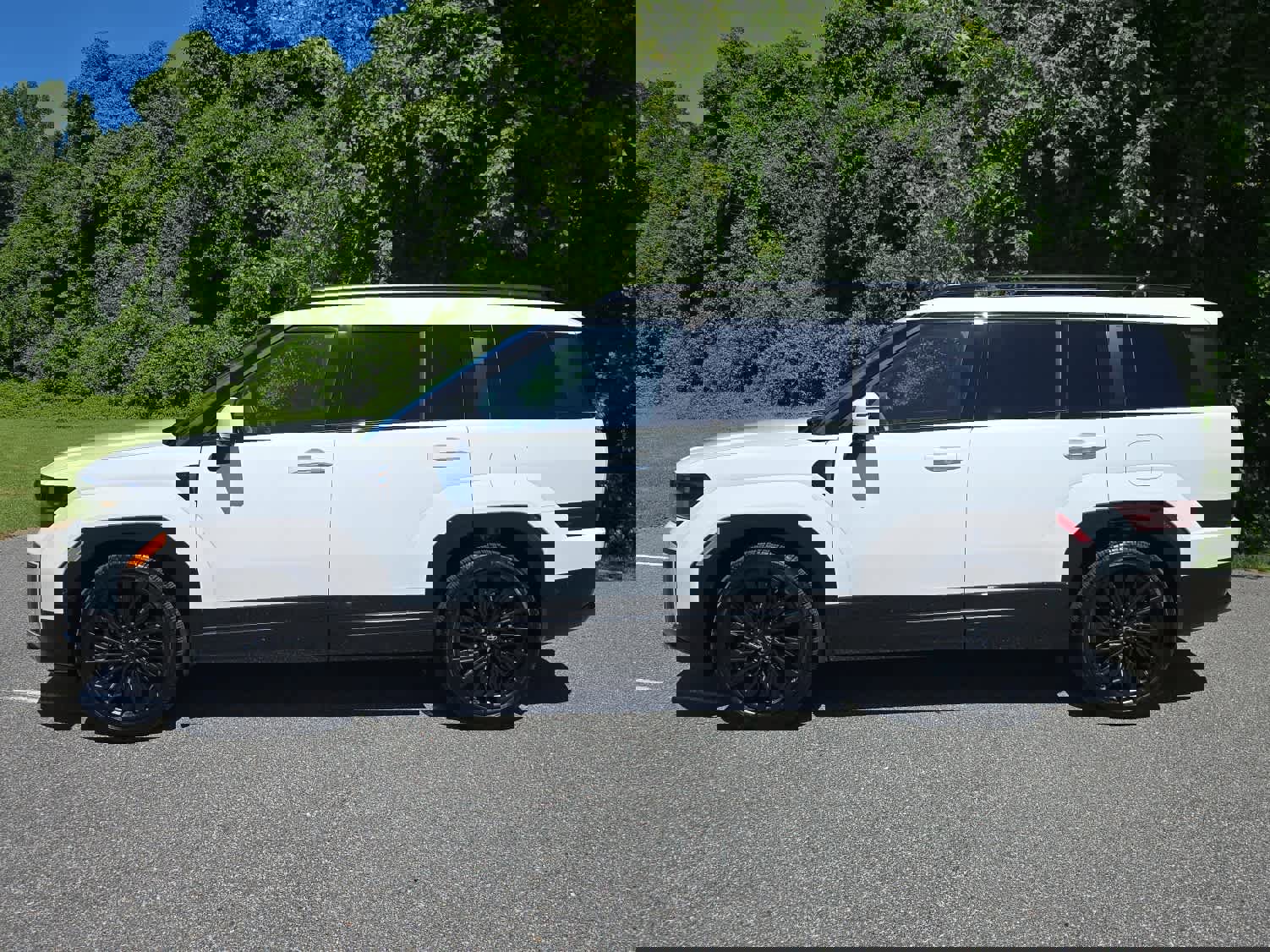 Used 2024 Hyundai Santa Fe Calligraphy image 2