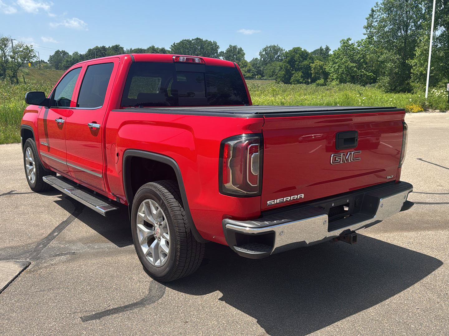 Used 2018 GMC Sierra 1500 SLT w/ SLT Premium Package AWD/4WD image 3