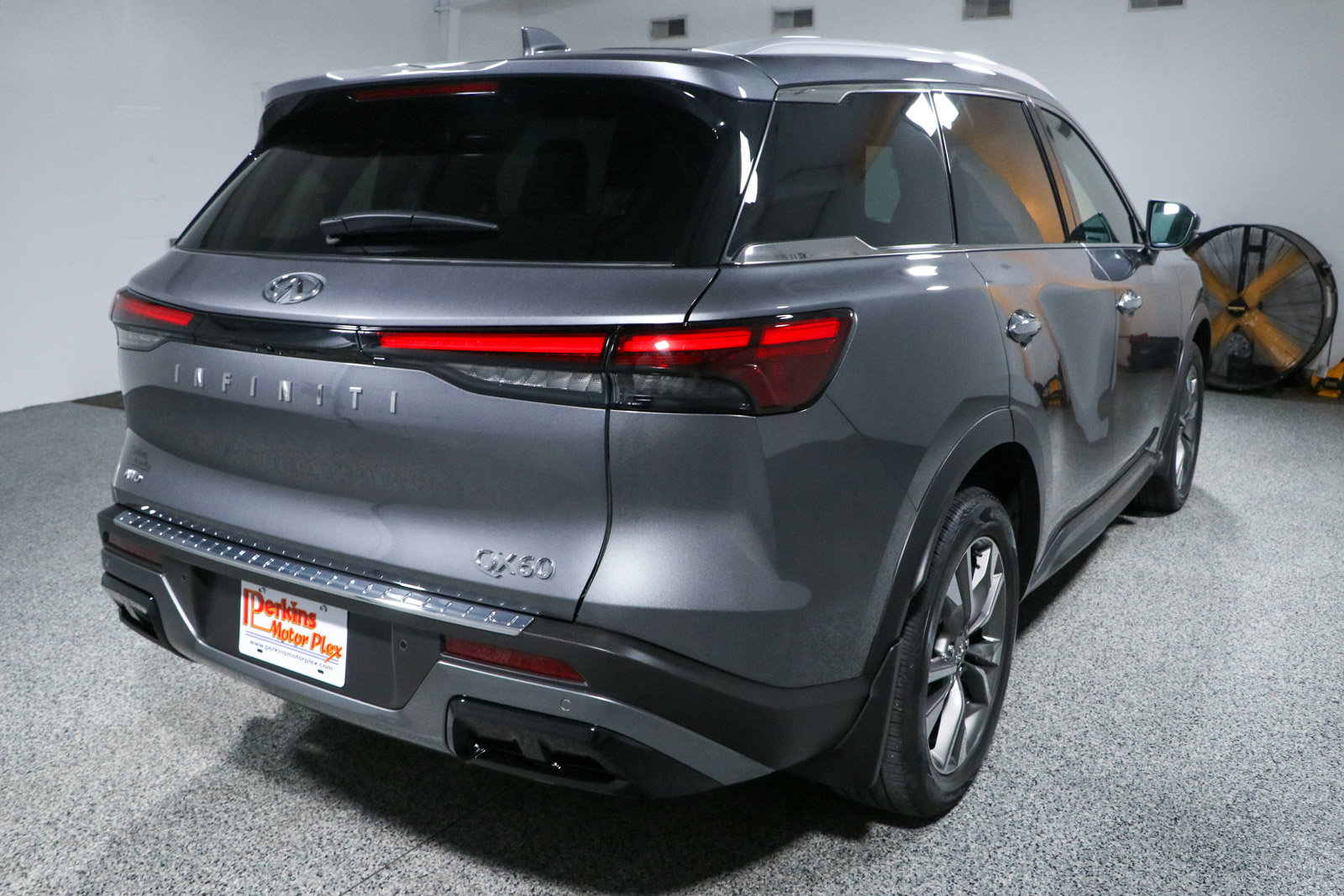 Used 2023 INFINITI QX60 Luxe w/ Cargo Package AWD/4WD image 7