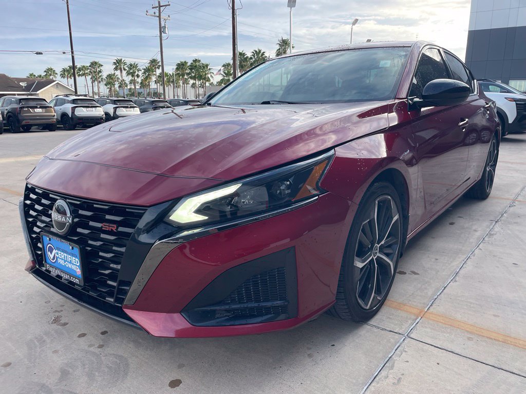 Used 2023 Nissan Altima 2.5 SR w/ SR Premium Package FWD image 5