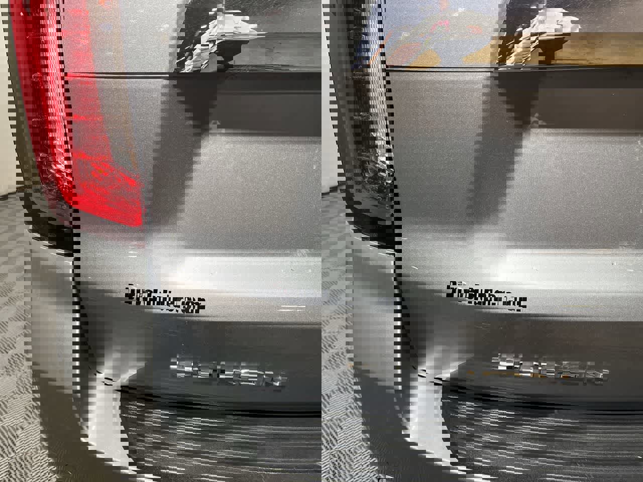 Used 2024 GMC Yukon SLT image 11