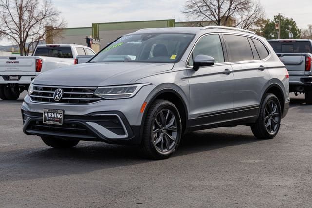 Used 2024 Volkswagen Tiguan SE AWD/4WD image 33