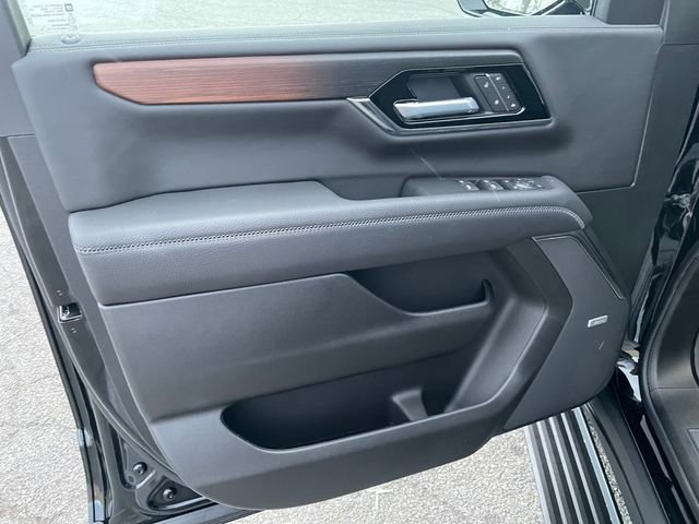 New 2026 GMC Yukon XL Denali w/ Denali Reserve Package image 16